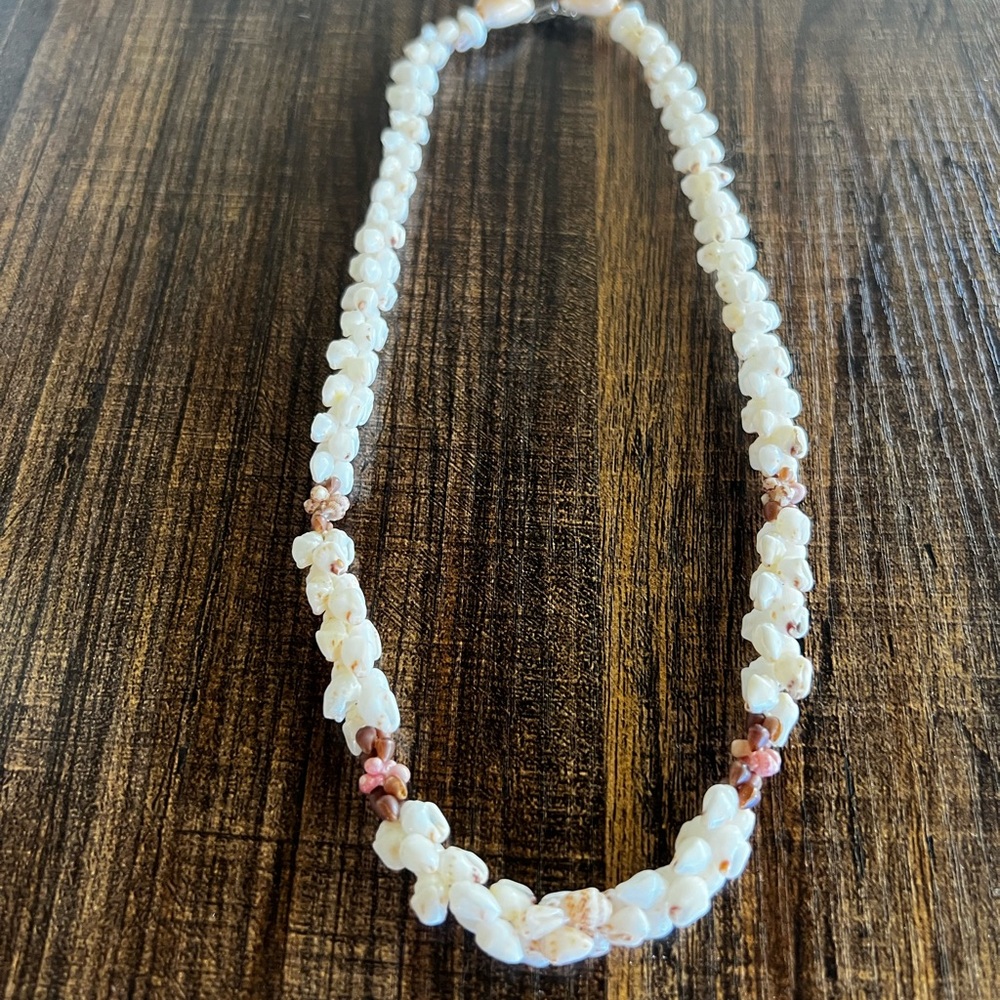 Niihau Hawaiian Authentic Shell Necklace